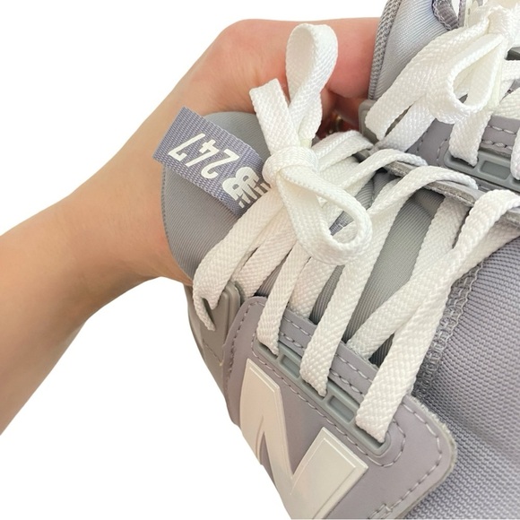 New Balance Revlite 247 Womens 10 Sneakers Shoes Gray White NB Rev Lite EUC Grey - Picture 5 of 11